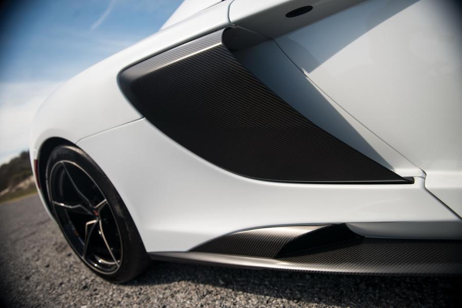 Детали экстерьера McLaren 675LT Spider 2016 года  (NA) (фото 8 из 23)
